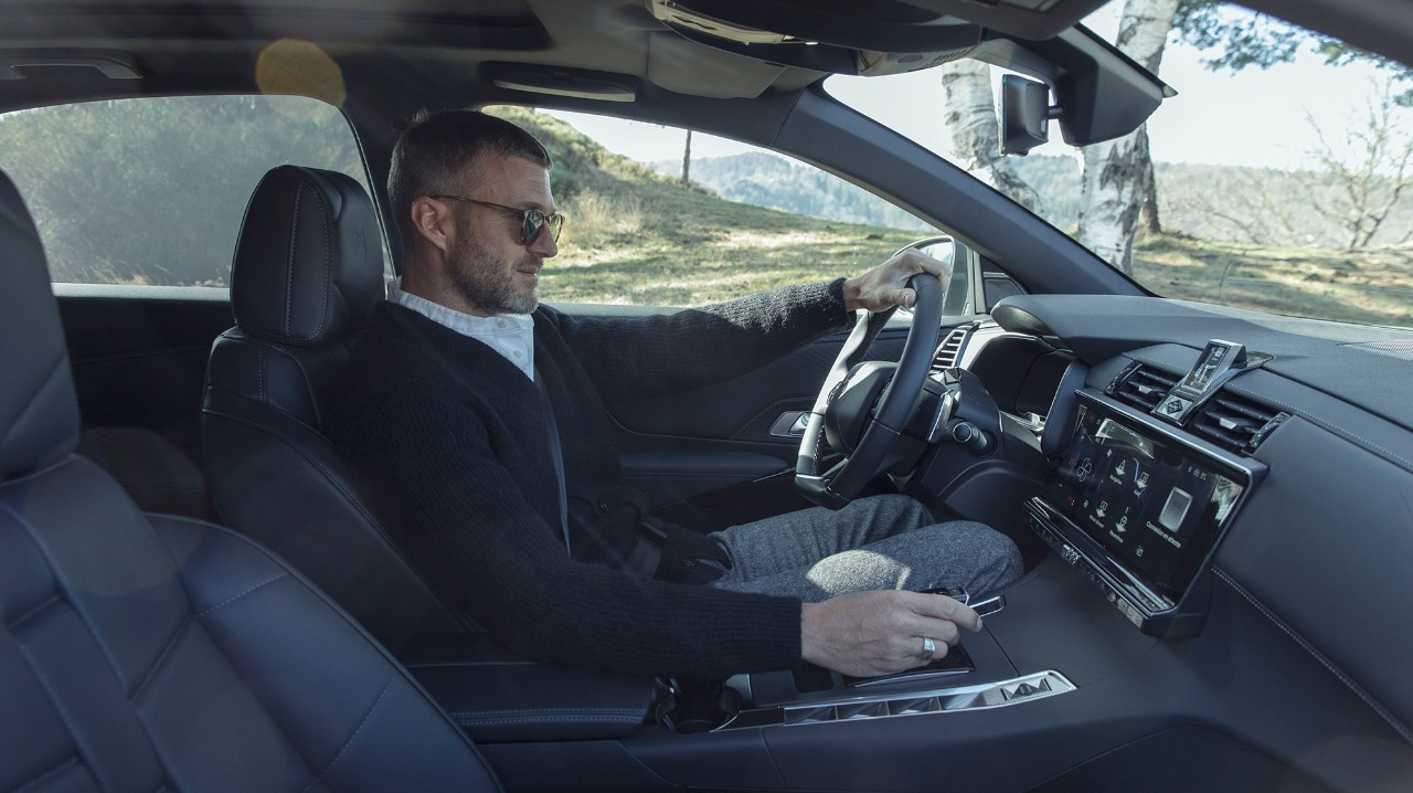 Nuovo cockpit connesso DS 7